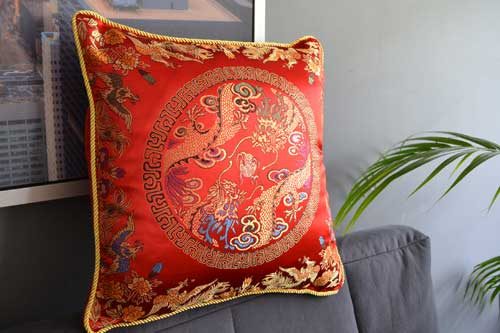 استفاده از کوسن زیبا برای زیبایی بخشیدن به چیدمان مبلمان منزل